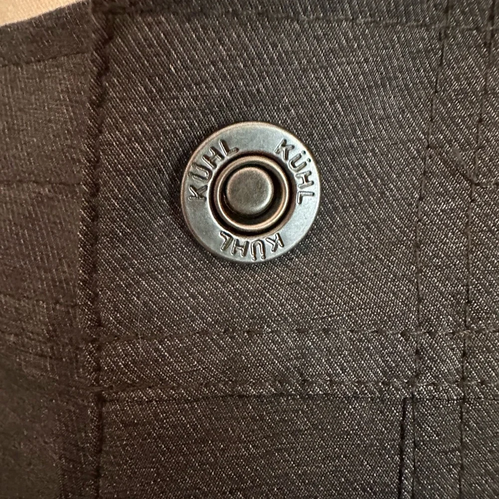 Kuhl men’s shift Amphibia carbon 34 pockets nylon blend snap drawstring shorts - Picture 5 of 16